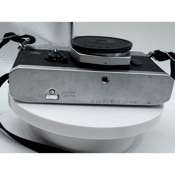 Vintage Canon FTB QL 35mm SLR Film Camera Bundle Tested & Working Lens Flash - Picture 7 of 16